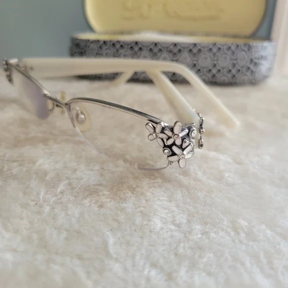 BRIGHTON  “Love Daisy” Readers, Eye Glasses 2.5 Strength. White Frames, Tin Case - Picture 2 of 9